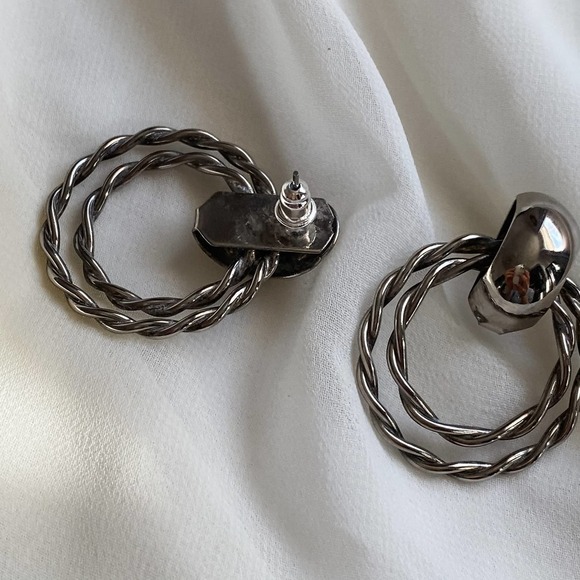 VTG Silver Double Twisted Hoop Earrings - Picture 5 of 5